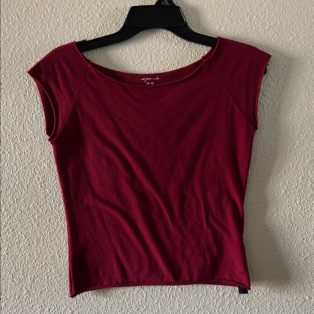 Out from Under Compression Boatneck tee in dark red, women’s medium - Picture 2 of 5